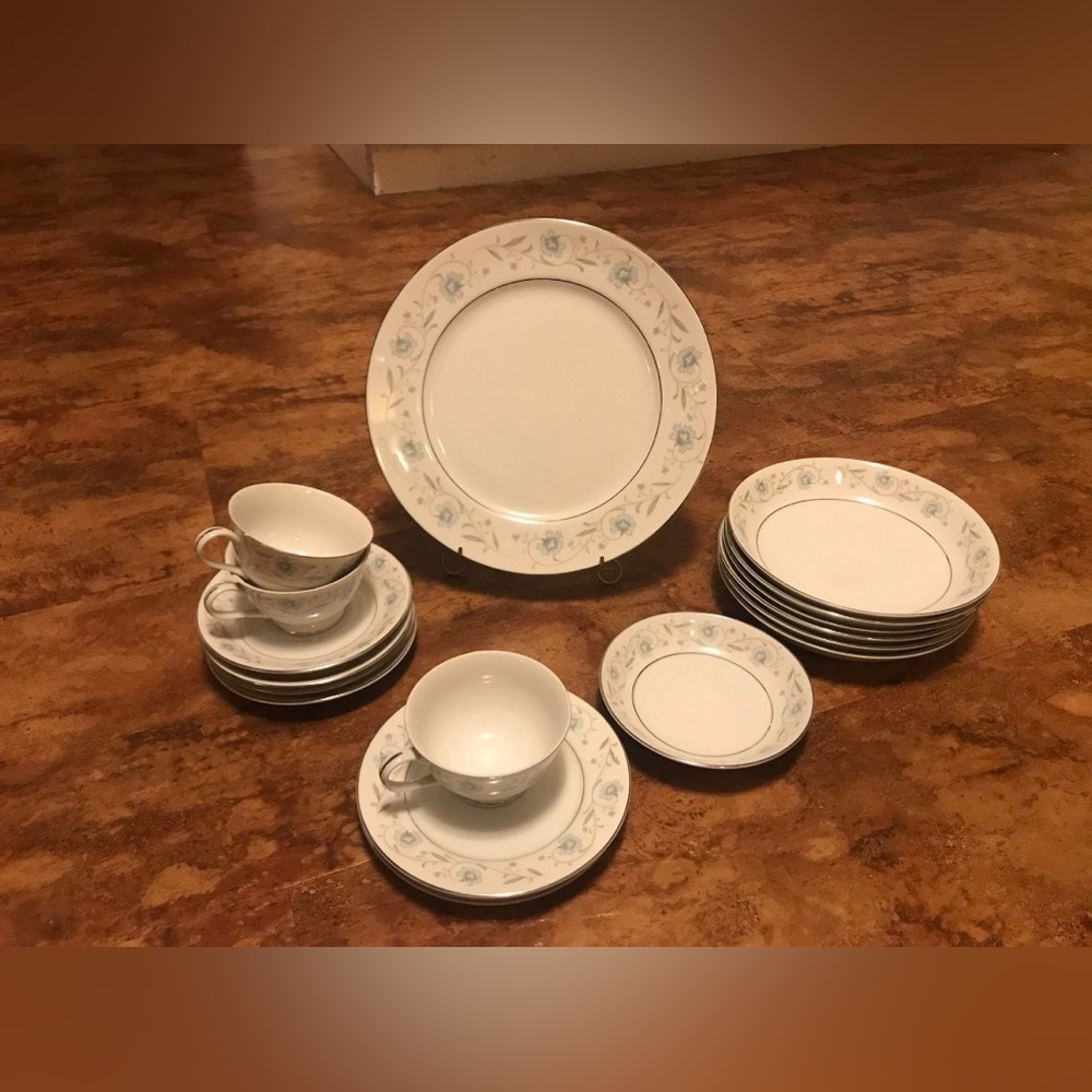 English Garden Fine China Dinnerware Set – Pattern 1221 (Japan)
